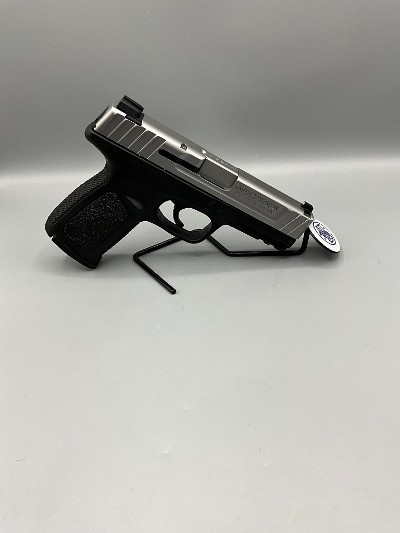 SMITH & WESSON SD40 VE .40 S&W - Image 6 of 9