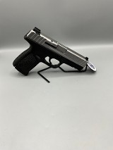SMITH & WESSON SD40 VE .40 S&W - Image 6 of 9