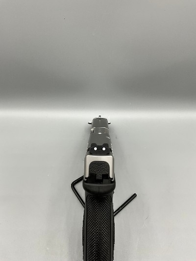SMITH & WESSON SD40 VE .40 S&W - Image 5 of 9