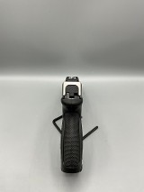 SMITH & WESSON SD40 VE .40 S&W - Image 4 of 9