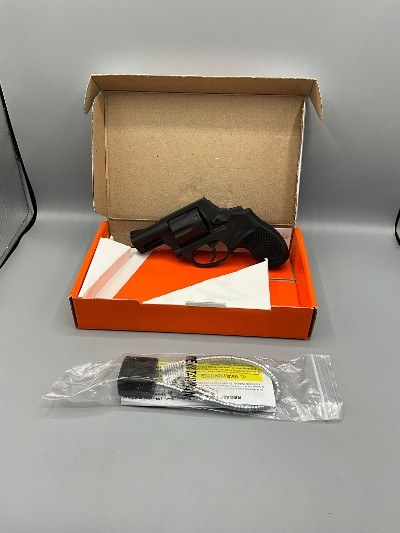 TAURUS 856CH .38 SPL - Image 1 of 8