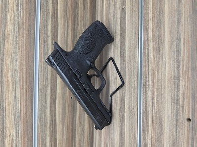 SMITH & WESSON M&P 40 .40 S&W - Image 3 of 6