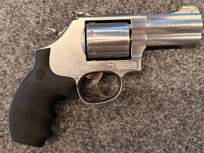 SMITH & WESSON MODEL 686-6 PLUS .357 MAG - Image 1 of 5