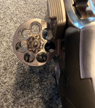 SMITH & WESSON MODEL 686-6 PLUS .357 MAG - Image 4 of 5