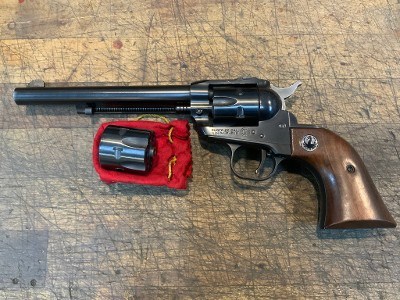 RUGER SINGLE-SIX 3 SCREW .22LR/.22MAG - Image 2 of 3