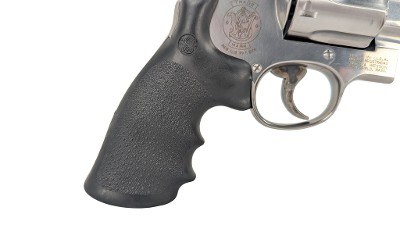 SMITH & WESSON 629-4 Classic .44 MAGNUM - Image 8 of 22