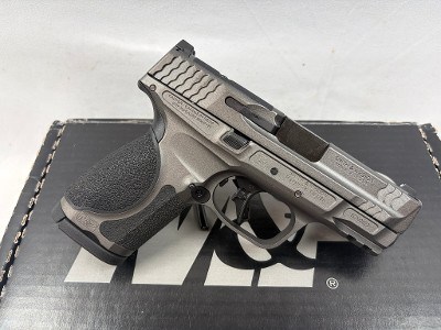 SMITH & WESSON M&P9 M2.0 METAL COMPACT 9MM LUGER (9x19 PARA) - Image 4 of 7
