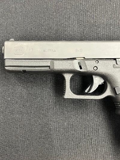 GLOCK G17 GEN3 9MM LUGER (9x19 PARA) - Image 8 of 10