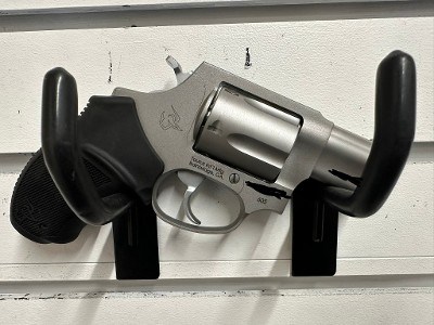 TAURUS 605 .38 SPECIAL/.357 MAGNUM - Image 1 of 6