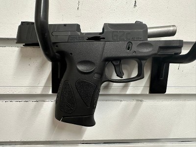 TAURUS G2C .40 S&W - Image 5 of 10