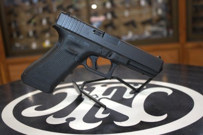 GLOCK G17 GEN3 9MM LUGER (9x19 PARA) - Image 1 of 4