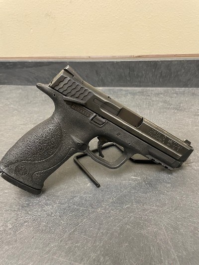 SMITH & WESSON M&P 40 .40 S&W - Image 2 of 3