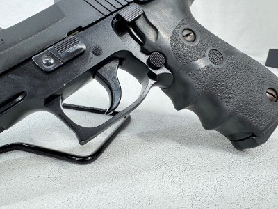 SIG SAUER P220 .45 AUTO RIM - Image 6 of 18