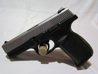 SMITH & WESSON SW40VE .40 S&W - Image 2 of 5