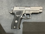 SIG SAUER P226 9MM LUGER (9x19 PARA) - Image 2 of 4