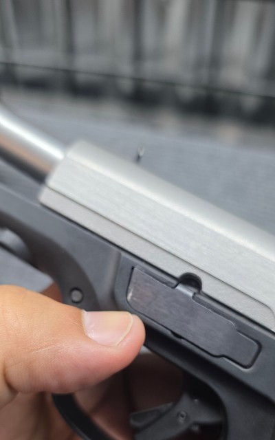 SMITH & WESSON sr9 9MM LUGER (9x19 PARA) - Image 6 of 6