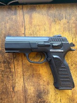 EAA WITNESS P CARRY 9MM LUGER (9x19 PARA) - Image 1 of 2
