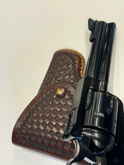 RUGER NEW MODEL BLACKHAWK CONVERTIBLE .357 MAG/9MM - Image 4 of 5
