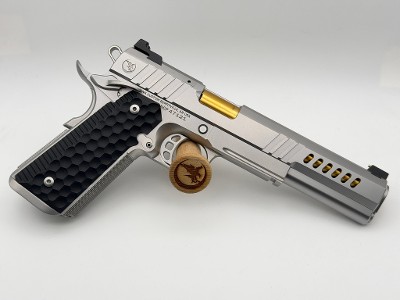 NIGHTHAWK CUSTOM Chairman, Long Slide 6" WINDOWS HEAVY ANGLE LIGHTENING CUTS, DLC FINISH GOLD BEAD, RAILSCALE G10, IOS CUT, AMBI 10MM - Image 1 of 2