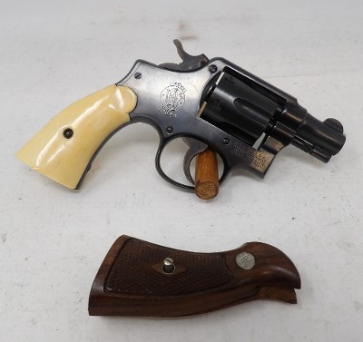 SMITH & WESSON MODEL 10 .38 SPL - Image 1 of 7