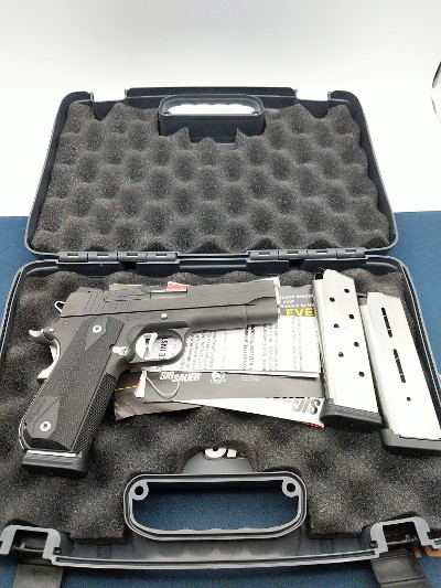 SIG SAUER 1911 CARRY FASTBACK NIGHTMARE .45 ACP - Image 1 of 5