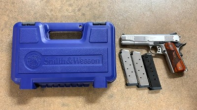 SMITH & WESSON SW1911 45 ACP (45 Auto) - Image 1 of 8
