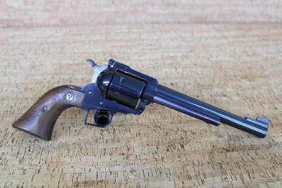 RUGER NEW MODEL SUPER BLACKHAWK .44 MAGNUM - Image 7 of 10