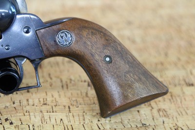 RUGER NEW MODEL SUPER BLACKHAWK .44 MAGNUM - Image 4 of 10