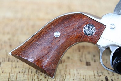 RUGER NEW MODEL SUPER BLACKHAWK .44 MAGNUM - Image 2 of 11