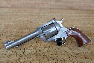RUGER NEW MODEL SUPER BLACKHAWK .44 MAGNUM - Image 8 of 11