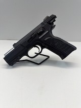 EAA WITNESS P 40 Smith & Wesson - Image 1 of 7