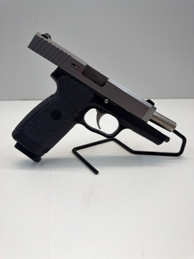 KAHR ARMS CT40 40 Smith & Wesson - Image 2 of 6