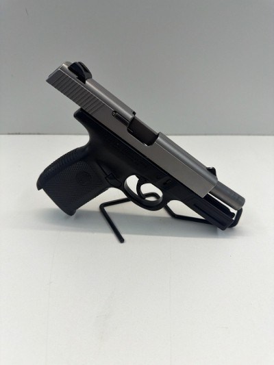 SMITH & WESSON SIGMA SW40VE 40 Smith & Wesson - Image 2 of 8