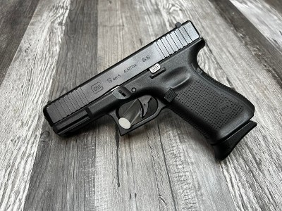 GLOCK 19 GEN 5 9MM LUGER (9x19 PARA) - Image 1 of 4