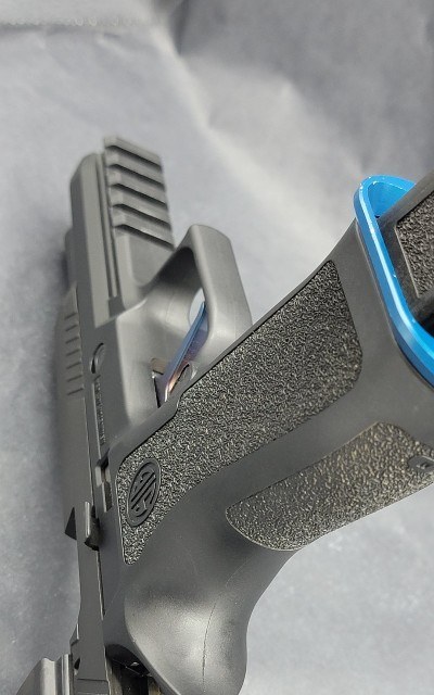 SIG SAUER p320 9MM LUGER (9x19 PARA) - Image 12 of 14