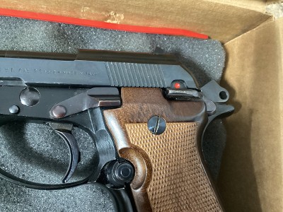 BERETTA 84 .380 ACP - Image 8 of 23
