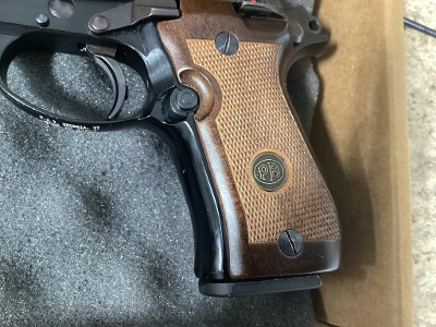 BERETTA 84 .380 ACP - Image 7 of 23