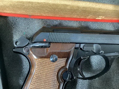 BERETTA 84 .380 ACP - Image 5 of 23