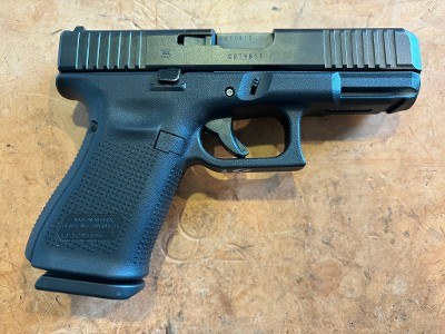GLOCK 23V .40 S&W - Image 5 of 11