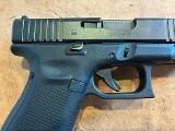 GLOCK 23V .40 S&W - Image 7 of 11