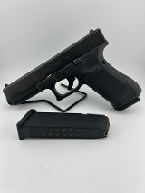 GLOCK 17 GEN 5 9MM LUGER (9x19 PARA) - Image 1 of 6