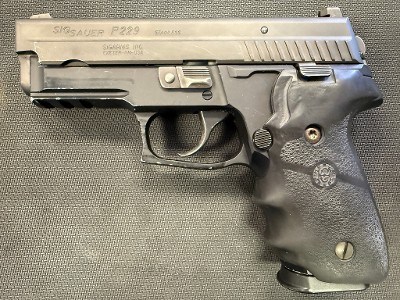 SIG SAUER P229 .40 S&W - Image 1 of 9