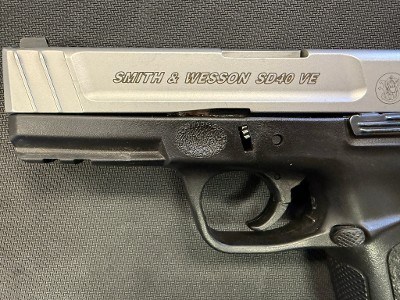 SMITH & WESSON SD40VE .40 S&W - Image 3 of 8