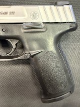 SMITH & WESSON SD40VE .40 S&W - Image 2 of 8