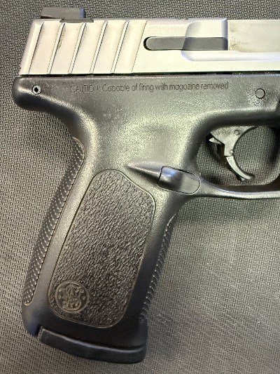 SMITH & WESSON SD40VE .40 S&W - Image 5 of 8