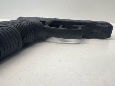 TAURUS PT840C 40 Smith & Wesson - Image 7 of 12