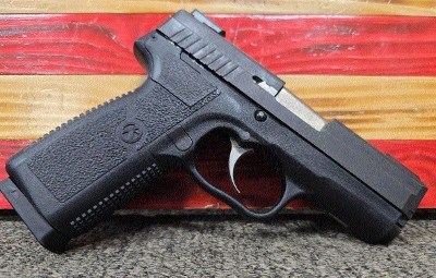 KAHR ARMS Kahr Arms P45 45acp Semi Auto Pistol, Black 3.5" .45 ACP - Image 1 of 1