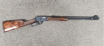 WINCHESTER Winchester 9422 TXR,. 22LR, 20" Barrel, Wood Stock, Black Receiver, Perfect Condition. .22 LR - Image 1 of 1