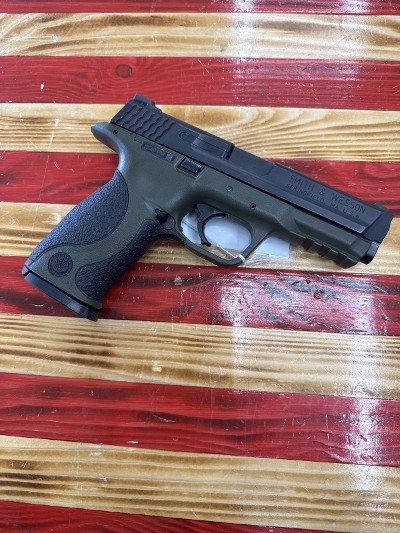 SMITH & WESSON Smith and Wesson MP 40, 40 S&W, OD Green Frame, 4.25" Barrel, 2 Tone, No Thumb Safety, (2) 10 Round Mags, OEM case & lock, - Image 1 of 2