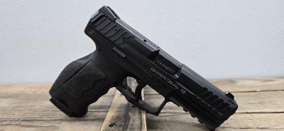HECKLER & KOCH HK VP9 Non-Optic 4.09" 9MM (2) Magazines, OEM Case, (2) Backstraps, (2) Grip Panels, Off-Roster 9MM LUGER (9x19 PARA) - Image 1 of 4
